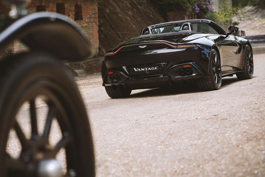 Aston Martin Vantage Roadster A3