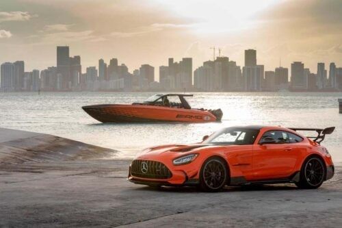 Mercedes-AMG and Cigarette Racing revealed a new 2250-hp Racing Boat