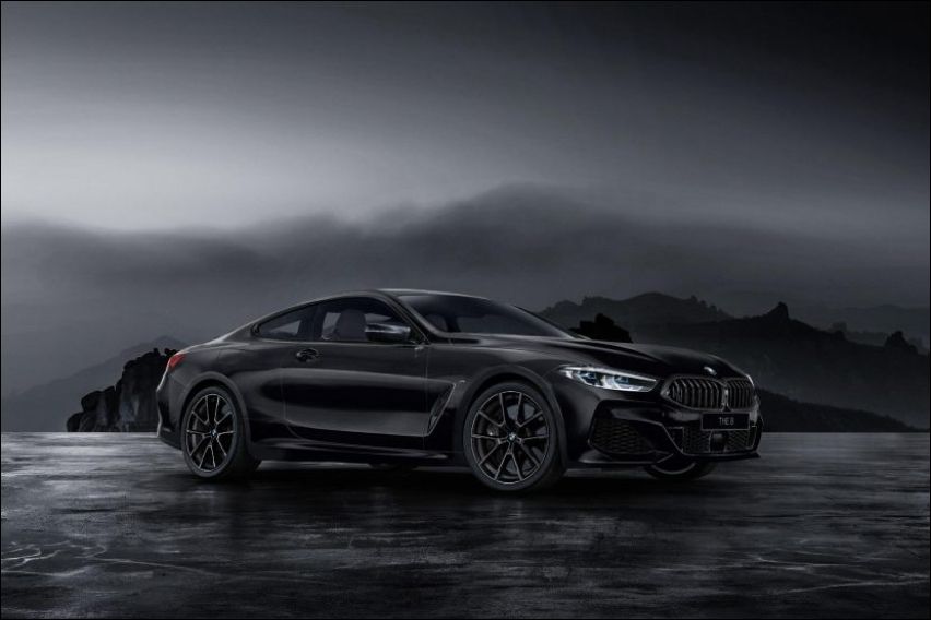 BMW 8 Series Frozen Black Edition engine