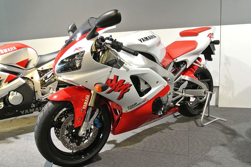 Yamaha YZF-R1 1998