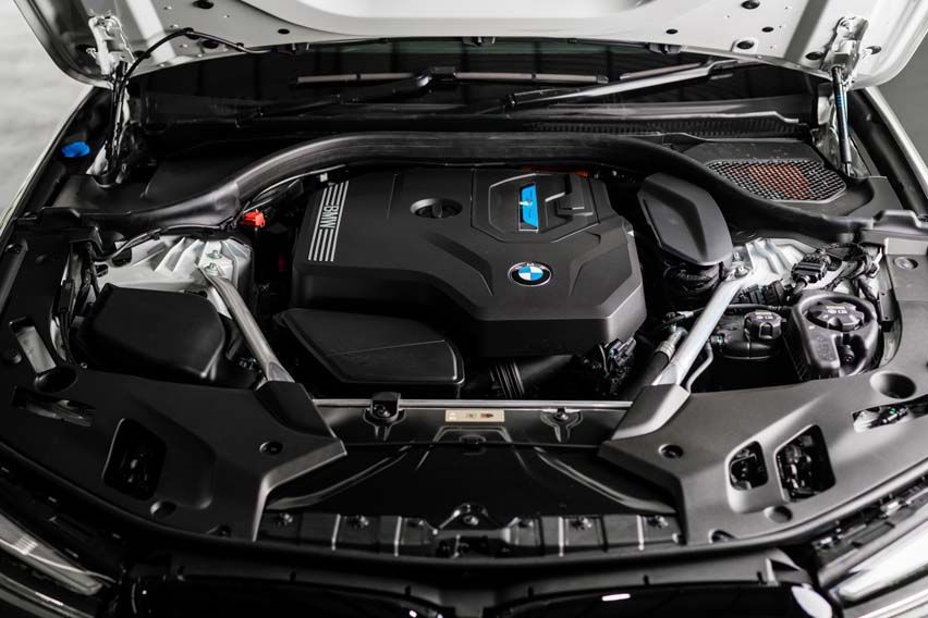 BMW 5 Series Sedan engine