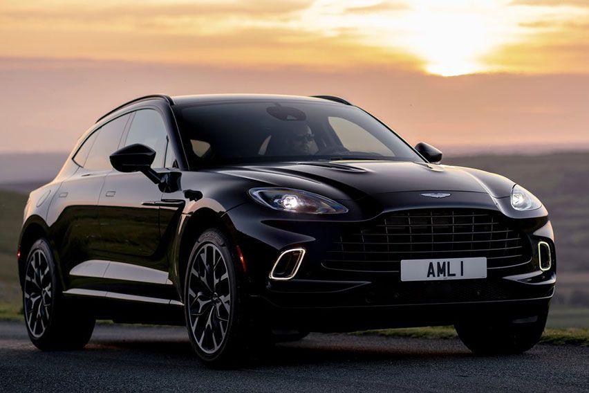 Aston Martin DBX 2021