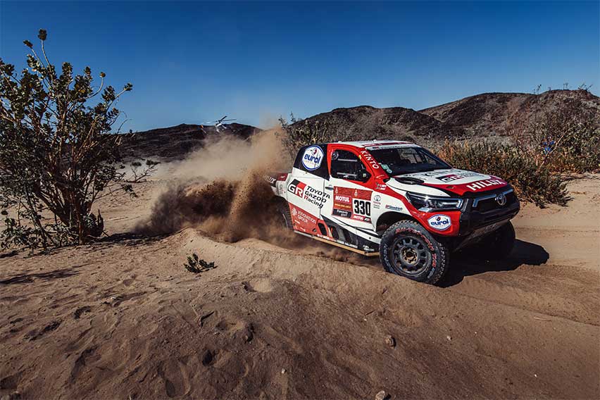 Toyota Hilux with Method Race Wheels