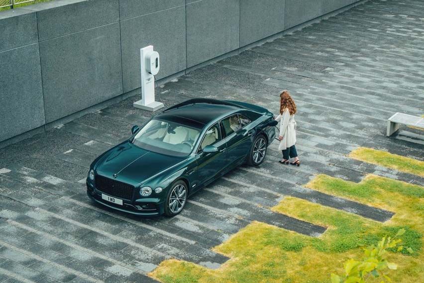 Bentley Flying Spur Hybrid front