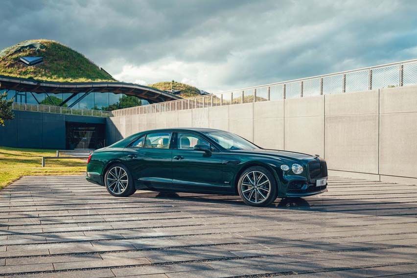 Bentley Flying Spur Hybrid side