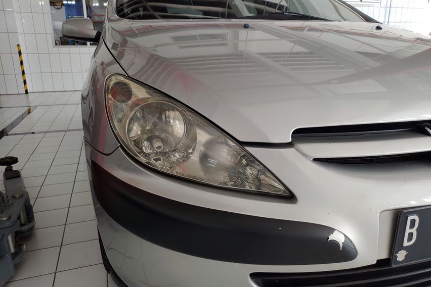 Headlamp kotor dan menguning