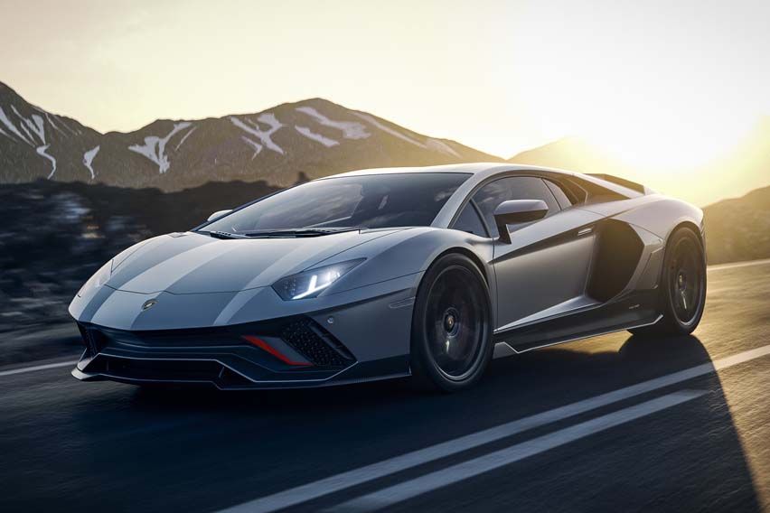 Lamborghini Aventador Ultimae  front
