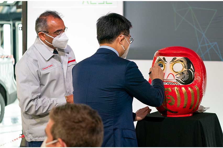 Envision Group Founder and Chief Executive Officer Lei Zhang - Daruma Ceremony