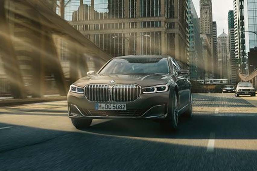 BMW 7 Series Sedan exterior