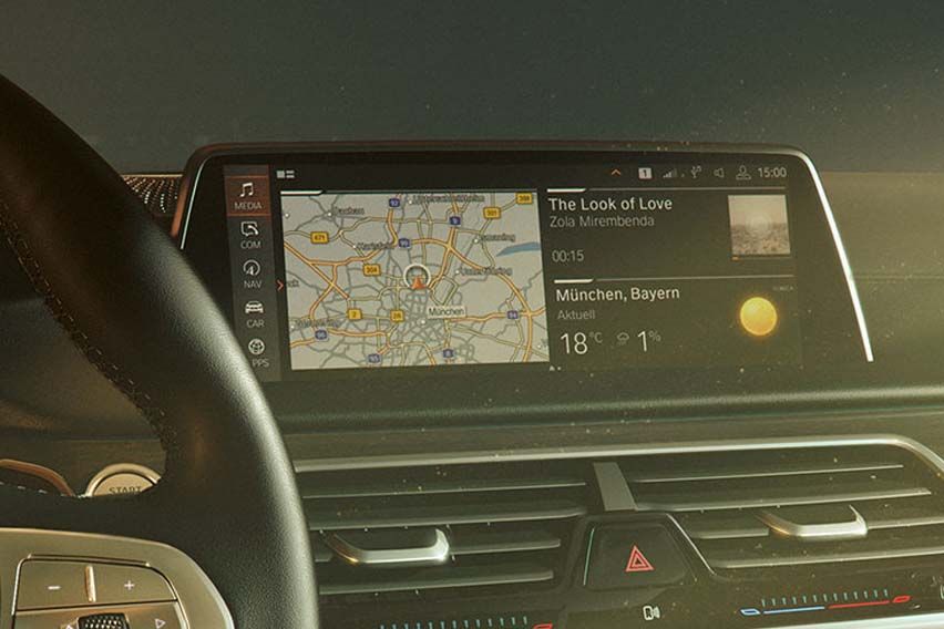 BMW 7 Series Sedan cabin image