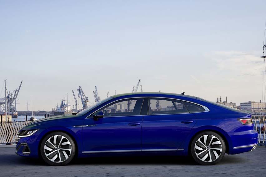 new Volkswagen Arteon R-Line 4MOTION exterior