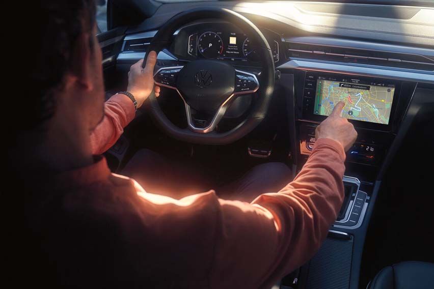 new Volkswagen Arteon R-Line 4MOTION connectivity