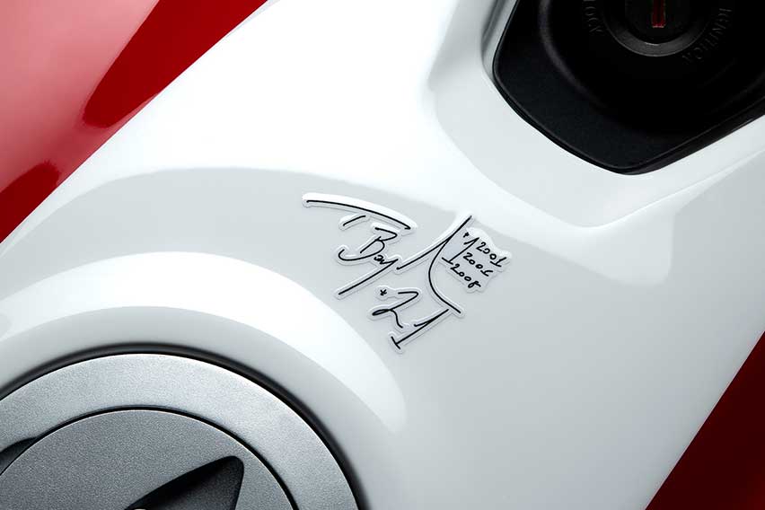 special edition Ducati Panigale V2 features