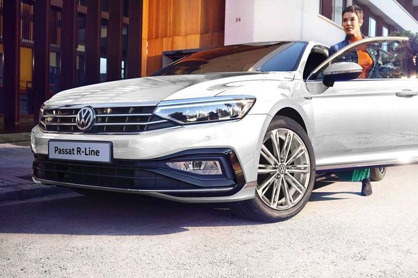 Volkswagen Passat front