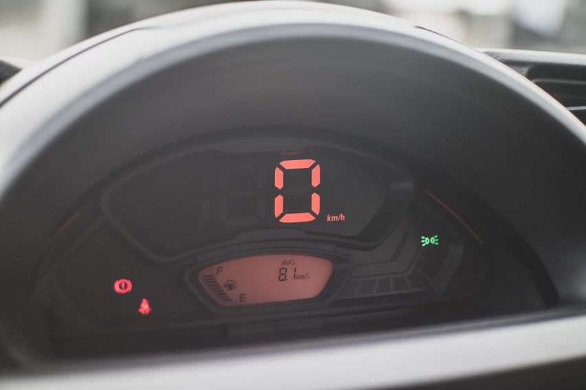 Suzuki S-Presso gauge cluster