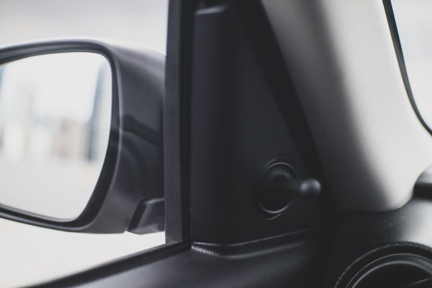 Suzuki S-Presso side mirror adjuster