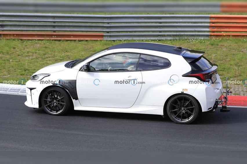 GR Yaris extreme spied