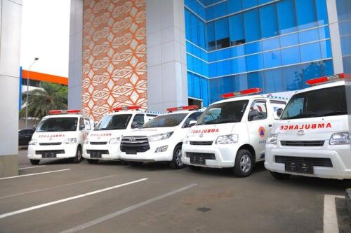 Grup Astra Sumbang Daihatsu GranMax dan Toyota Kijang Innova Ambulans ke BNPB