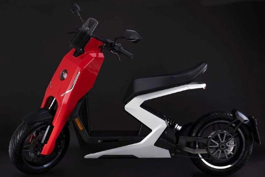 Zapp i300 Carbon electric scooter breaks cover in Germany