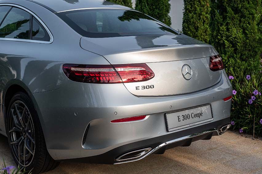 Mercedes-Benz E 300 AMG Line Coupé rear