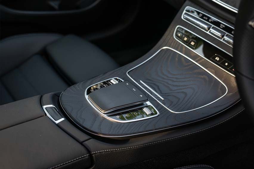 Mercedes-Benz E 300 AMG Line Coupé gearbox