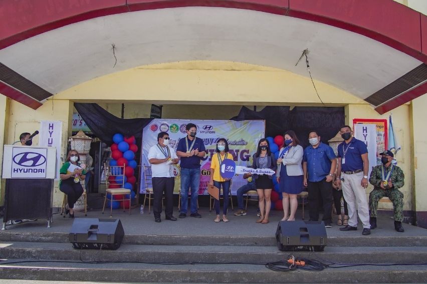  Hyundai turns over HD50S Class 2 modern jeepneys to Tacloban City