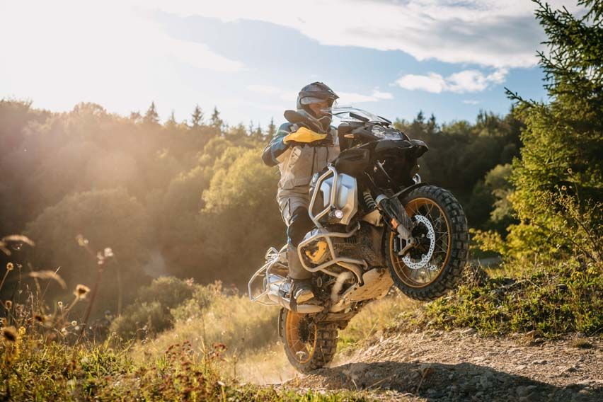 2021 BMW R 1250 GS and R 1250 GS Adventure features