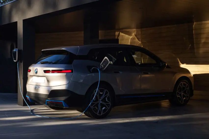 BMW iX charging