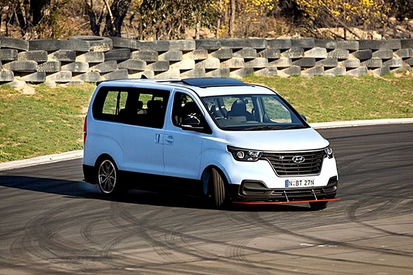 Hyundai iMax N Drift Bus