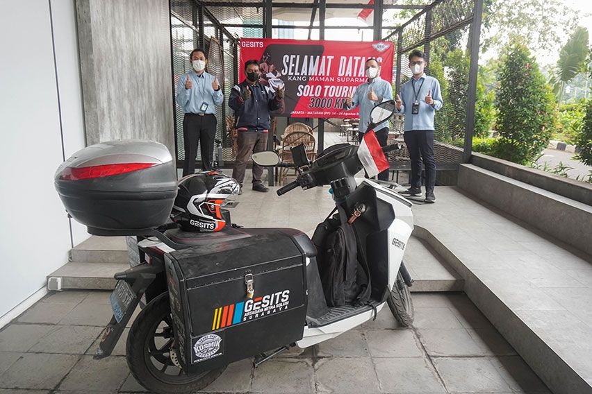 Maman touring Gesits