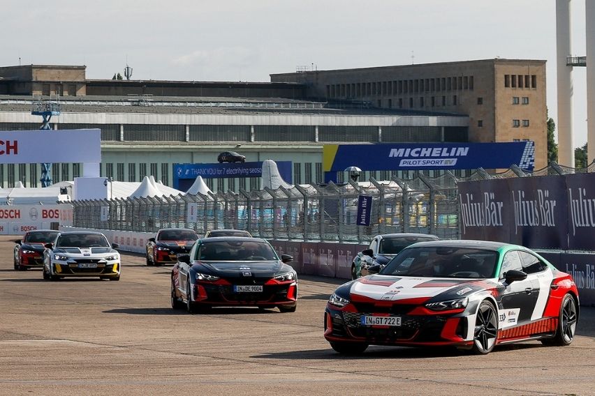 Electric-Audi-E-Tron-GT-in-Berlin