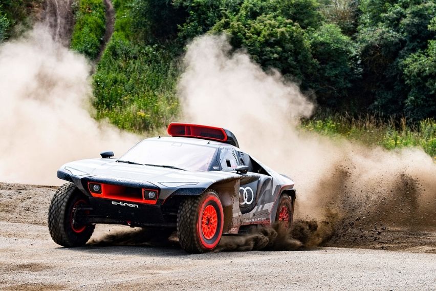 Electric-Audi-E-Tron-at-Dakkar