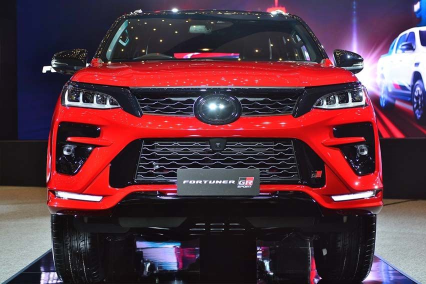 2021 Toyota Fortuner GR Sport front