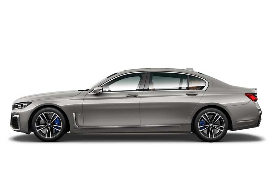 BMW 740Le xDrive M Sport side