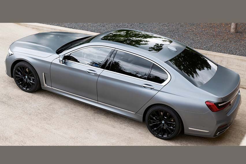 BMW 740Le xDrive M Sport side