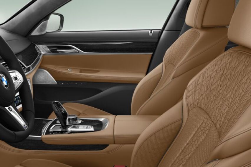 BMW 740Le xDrive M Sport seats
