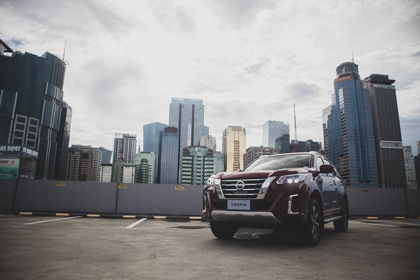 Nissan Terra wide city skyline