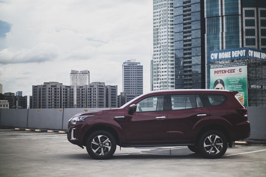 Nissan Terra side profile