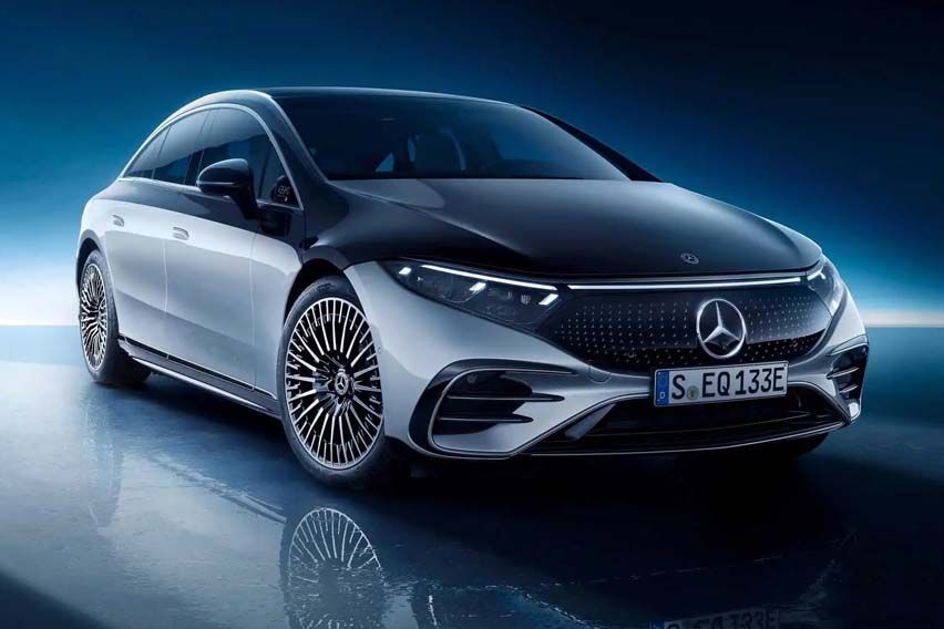 Mercedes EQS front