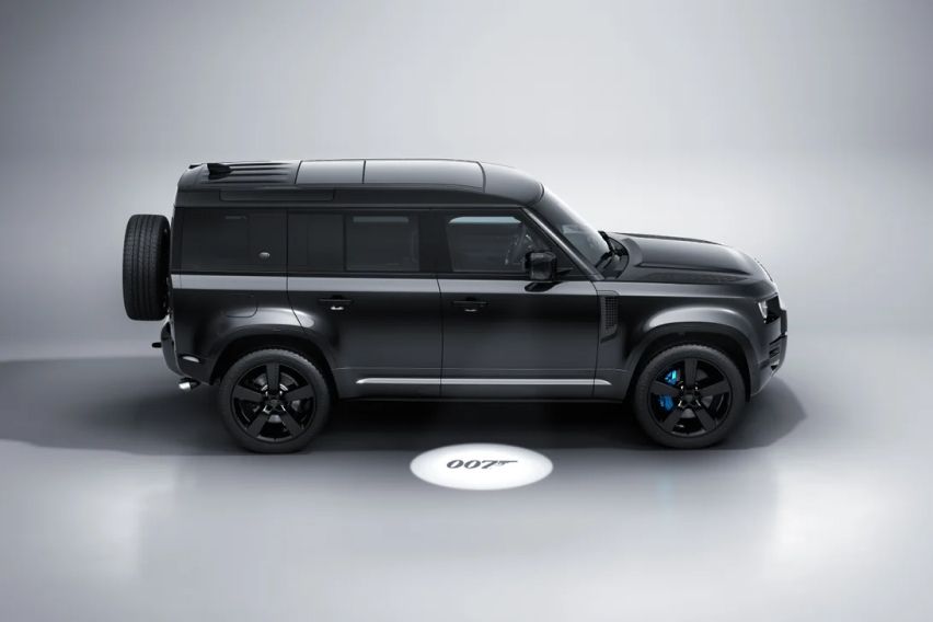 Land Rover Defender V8 Bond Edition side