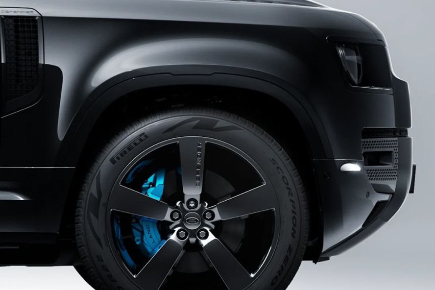 Land Rover Defender V8 Bond Edition wheel