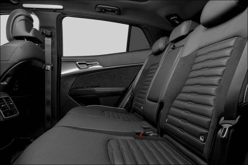 Euro-spec Sportage cabin details