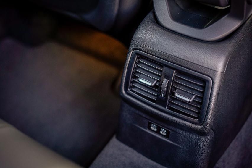 BMW X1 sDrive20i M Sport rear AC vents