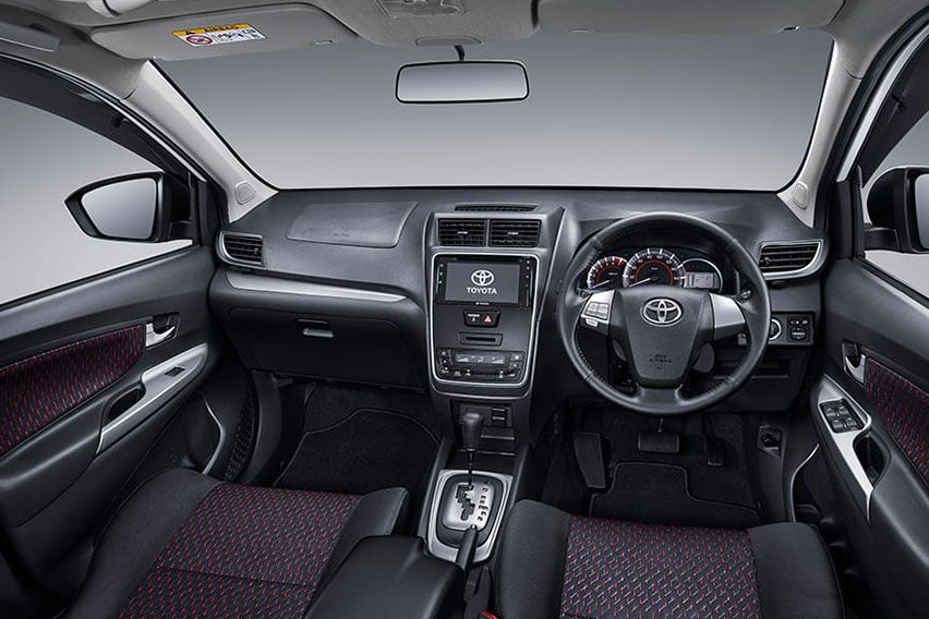Toyota Avanza interior