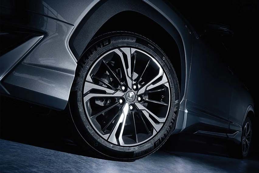 Toyota Corolla Cross Modellista kit details