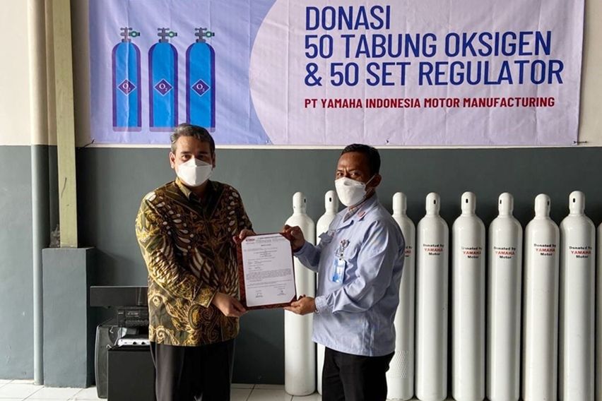 Yamaha bagikan tabung oksigen, vaksin dan sembako
