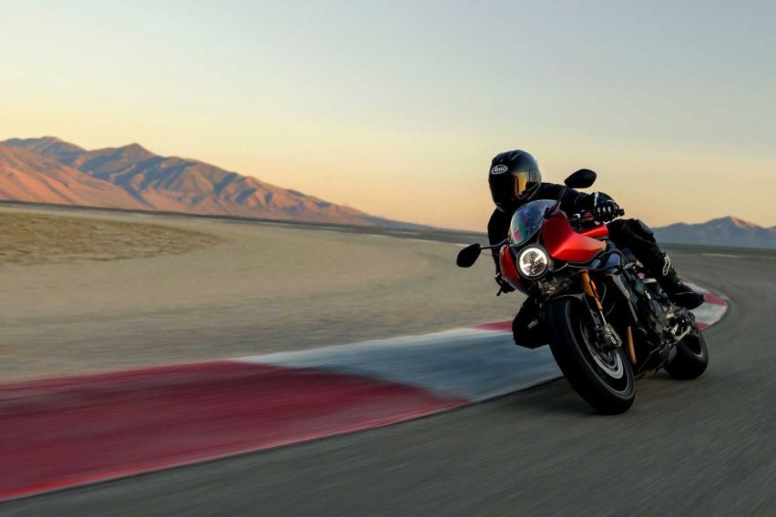 2022 Triumph Speed Triple 1200 RR front