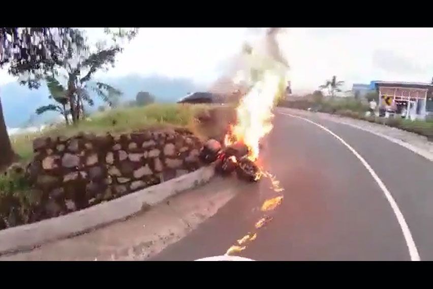 Ducati Multistrada terbakar
