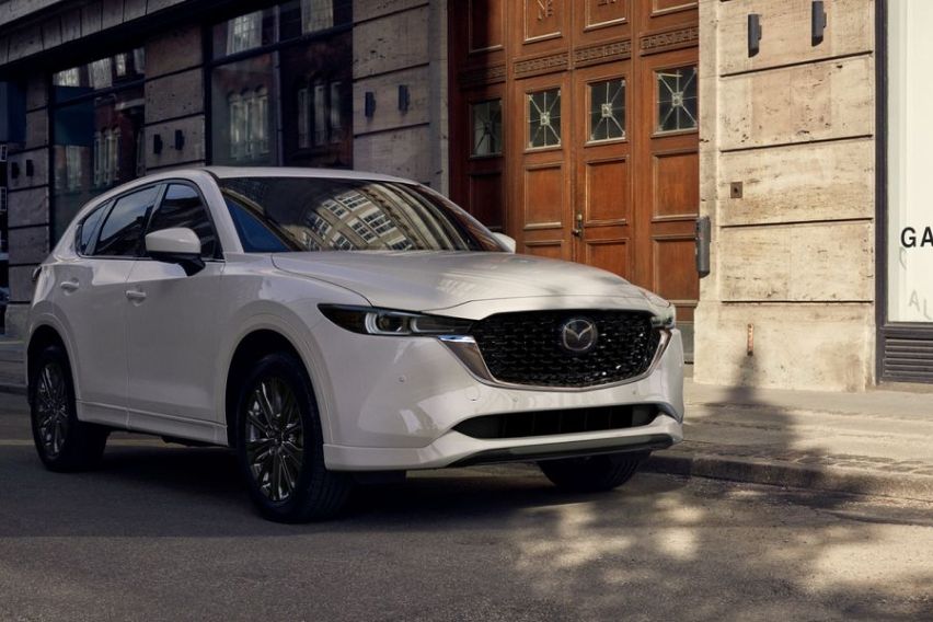 2022 Mazda CX-5 front