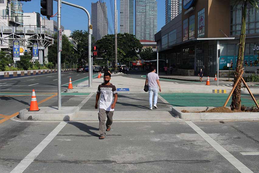 Kapitolyo Intersection (Photo from Ortigas Land)